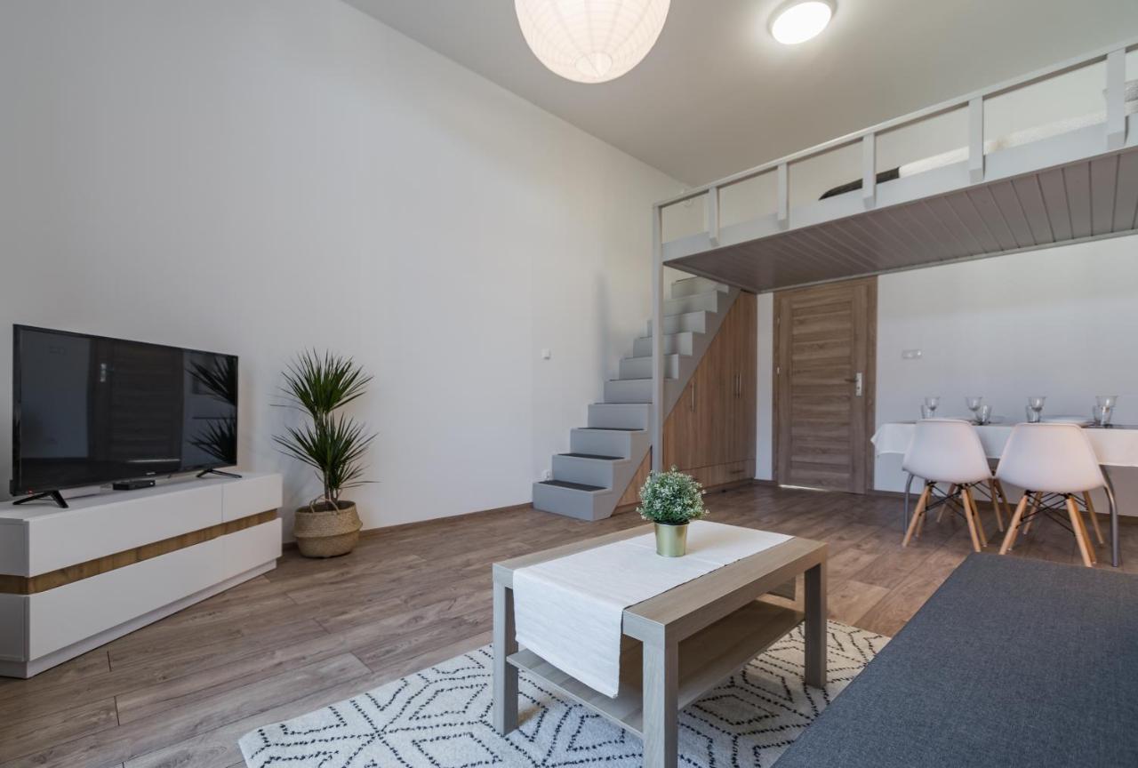 זקופאנה Apartamenty Interdom מראה חיצוני תמונה